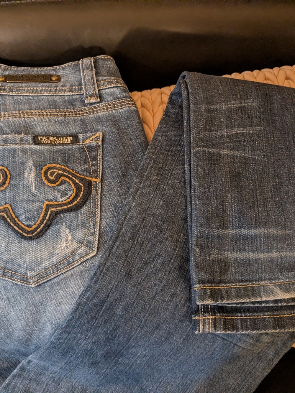 Express Women’s Blue Embroidered Back-Pocket Jeans Size 8
